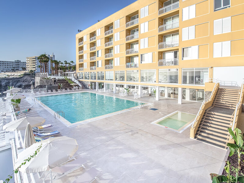 Atlantic Holiday Hotel, photo 2 of 11