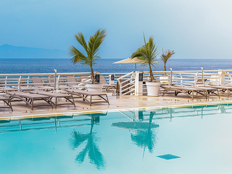 Atlantic Holiday Hotel, photo 3 of 11