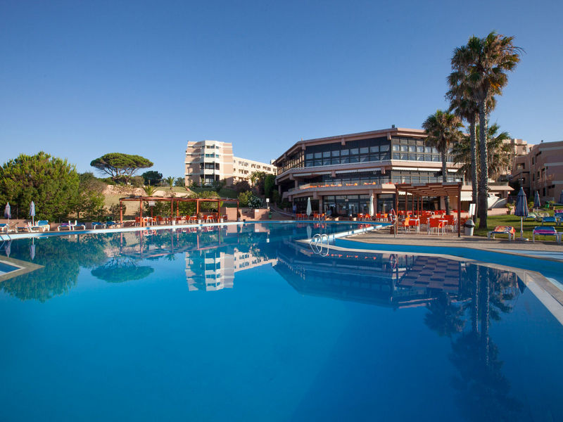 Auramar Beach Resort, photo 2 of 6