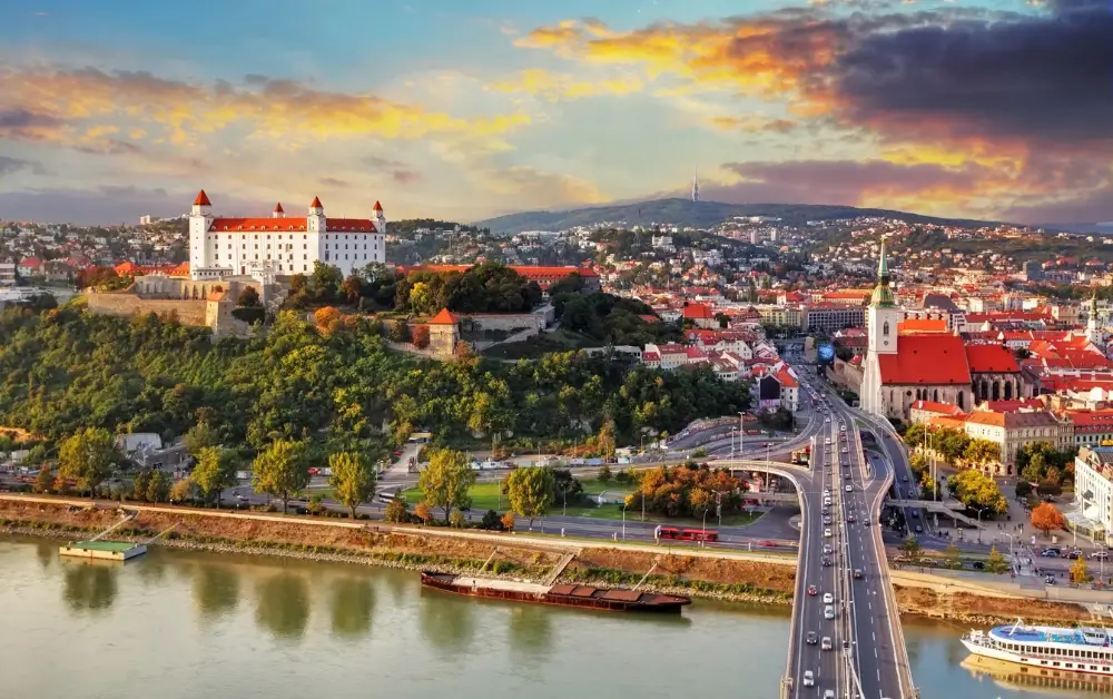 The Danube’s Imperial Cities and Yuletide Markets
