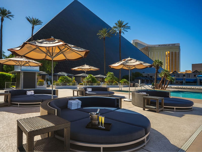 Luxor Hotel & Casino, photo 2 of 9