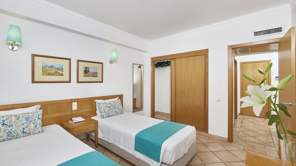 Oceanus Aparthotel, photo 5 of 12