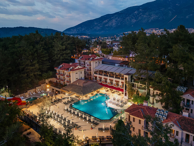 Pine Valley Hotel, photo 2 of 11