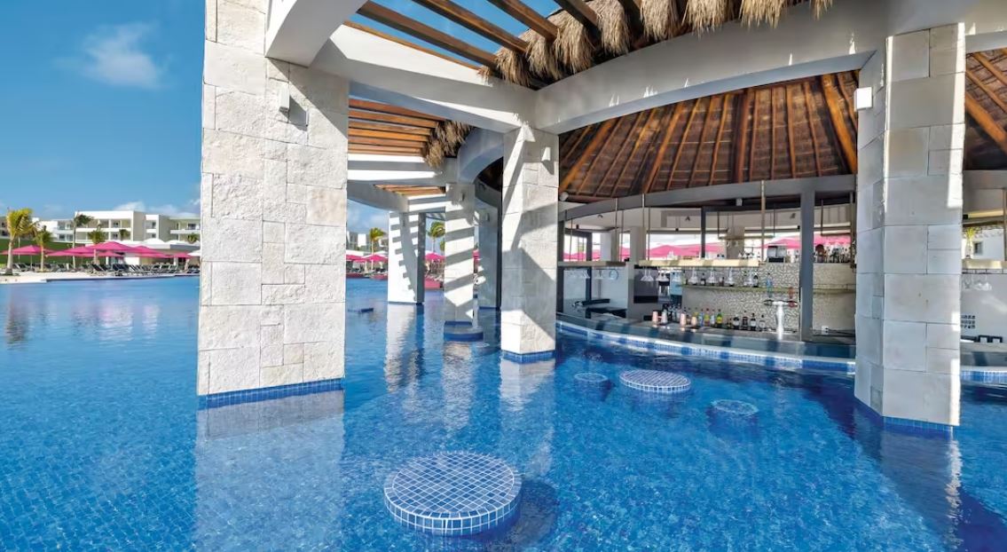 Planet Hollywood Cancun, An Autograph Collection All-Inclusive Resort, photo 2 of 6