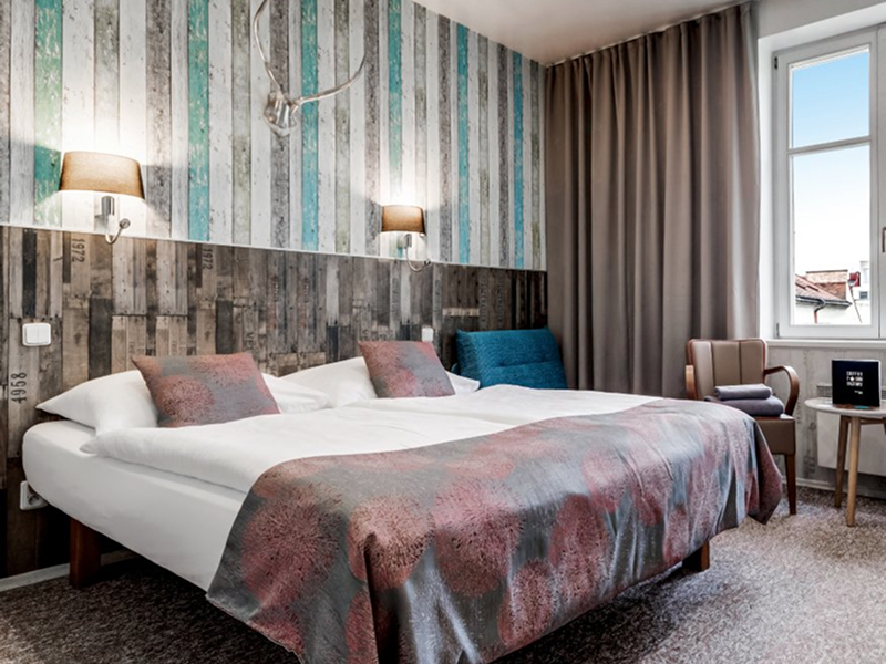 Royal Court Hotel, photo 2 of 4