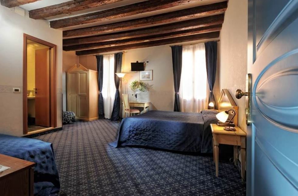 Tintoretto Hotel, photo 3 of 5