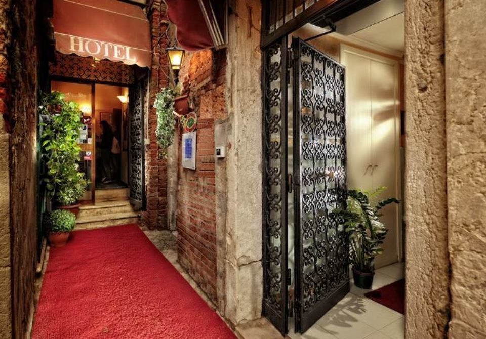 Tintoretto Hotel, photo 5 of 5